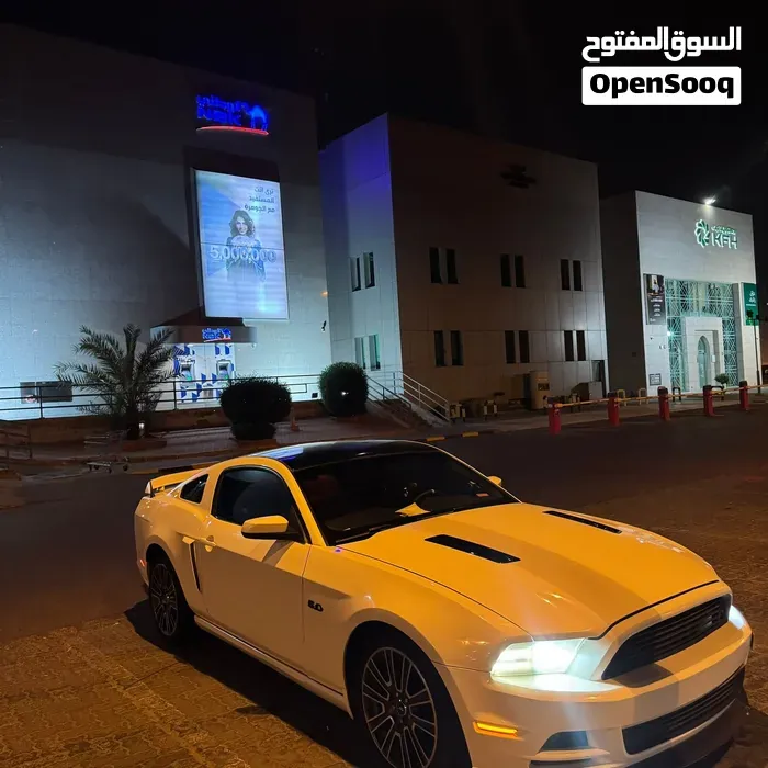Ford Mustang 2012 photo 2