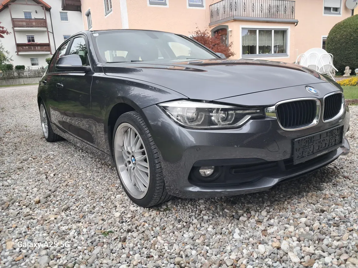 BMW 3 Series 2016 photo 3