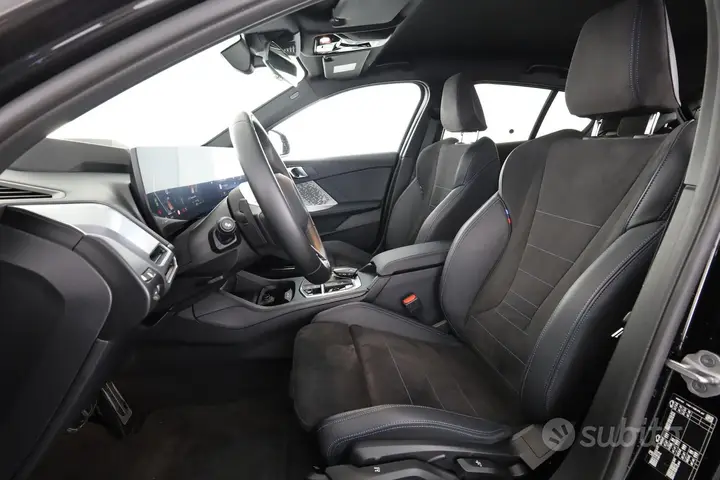 BMW 1 Series 2025 photo 2