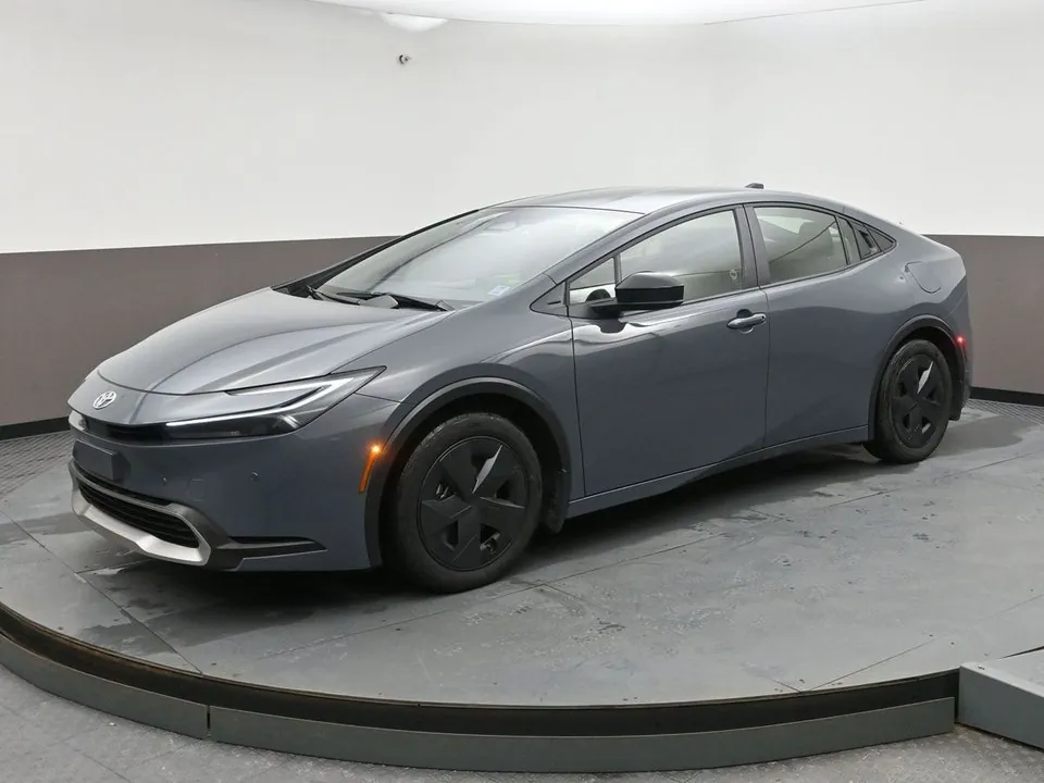 Toyota Prius 2025 photo 3