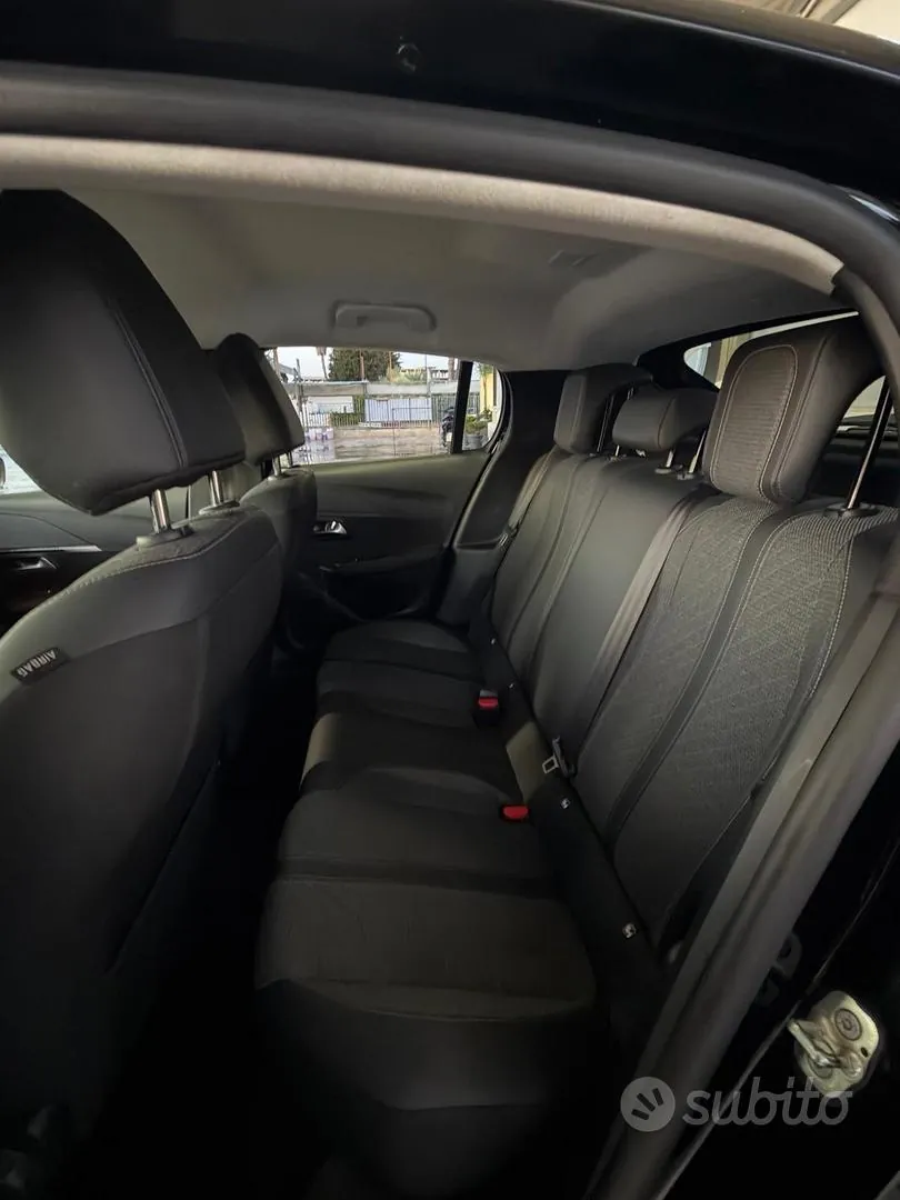 Peugeot 208 2024 photo 5