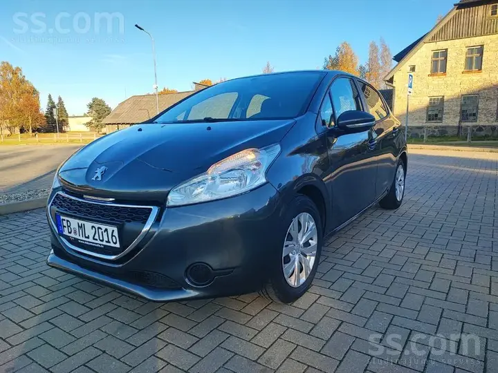 Peugeot 208 2013 photo 3