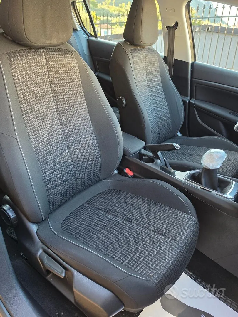 Peugeot 308 2017 photo 5