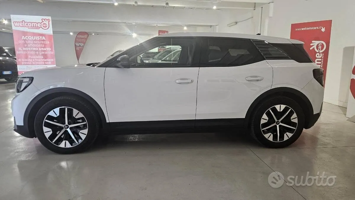 Ford Explorer 2025 photo 2
