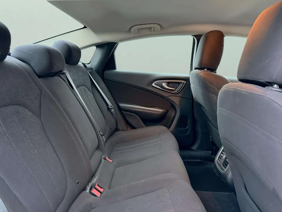 Chrysler 200 2015 photo 5