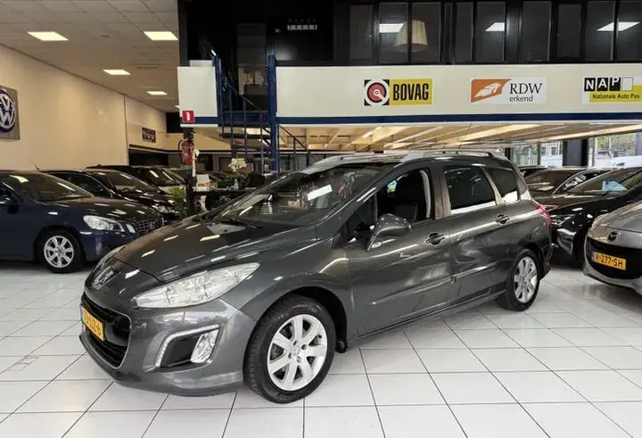 Peugeot 308 2011 photo 2