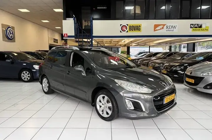 Peugeot 308 2011 photo 3