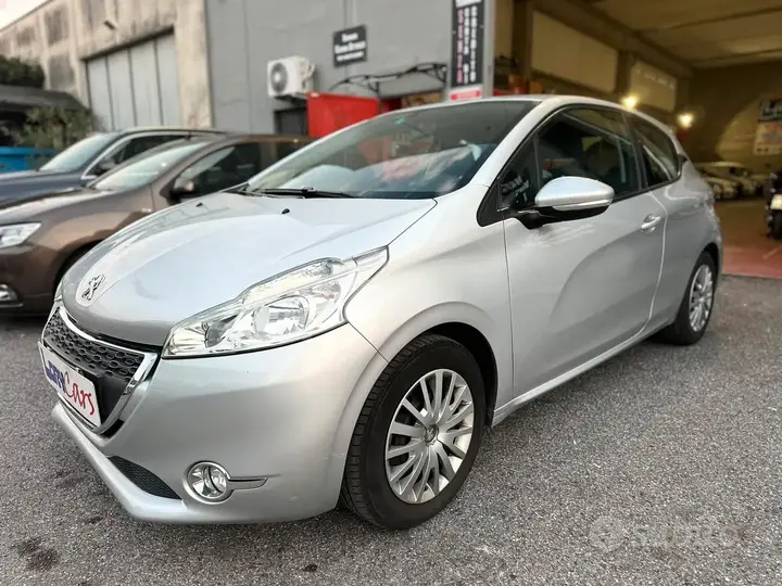 Peugeot 208 2013 photo 2