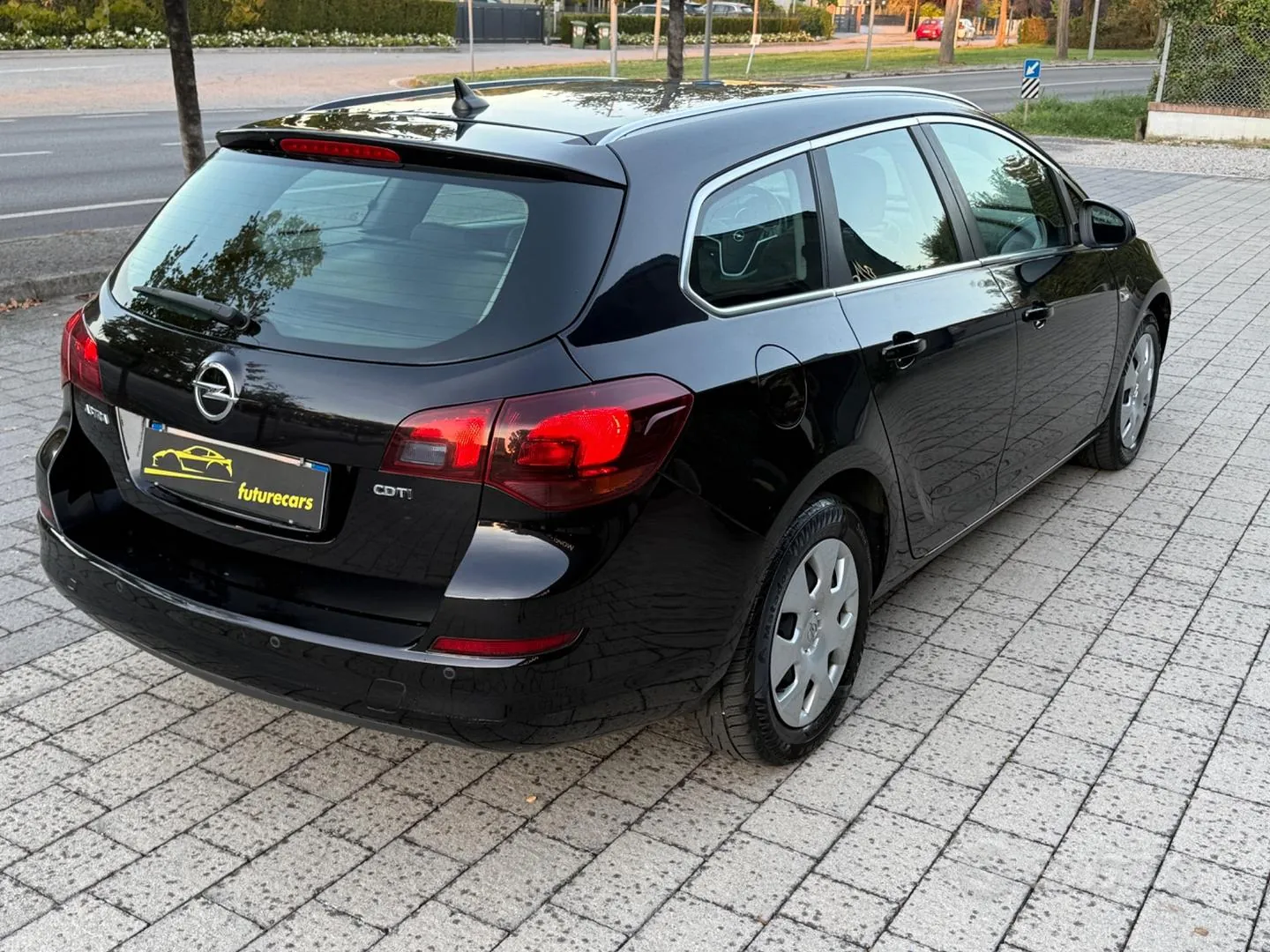 Opel Astra 2011 photo 5