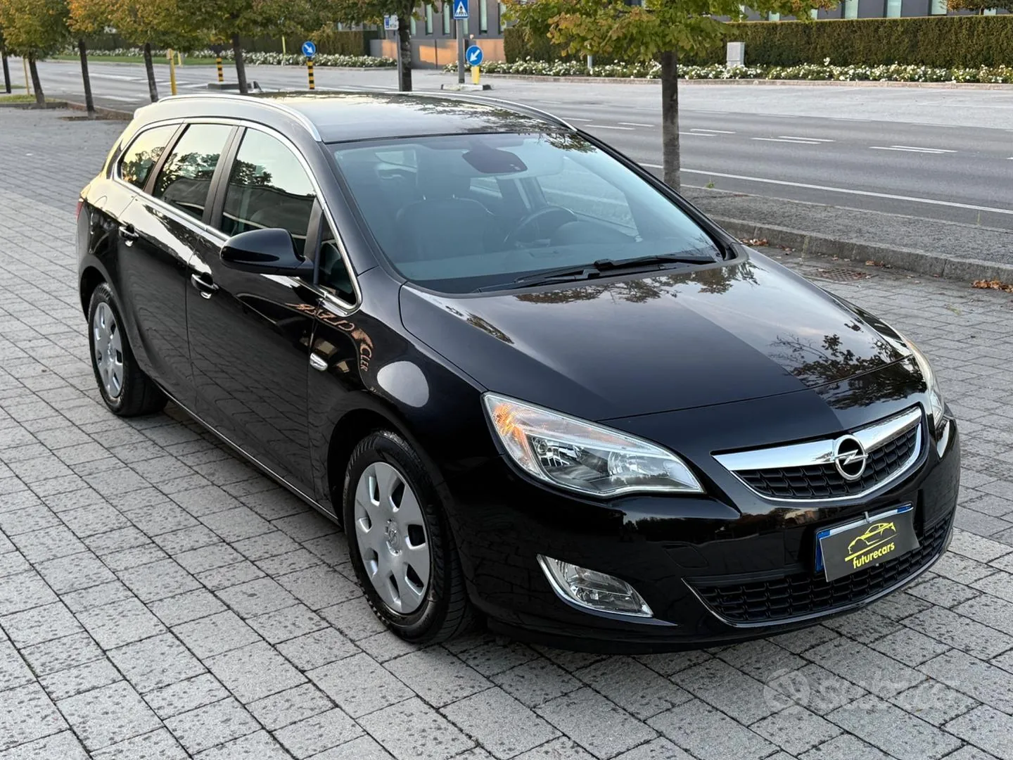 Opel Astra 2011 photo 3