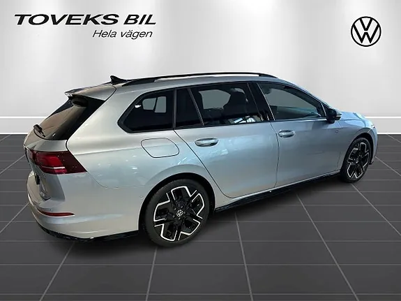 Volkswagen Golf I 2026 photo 2