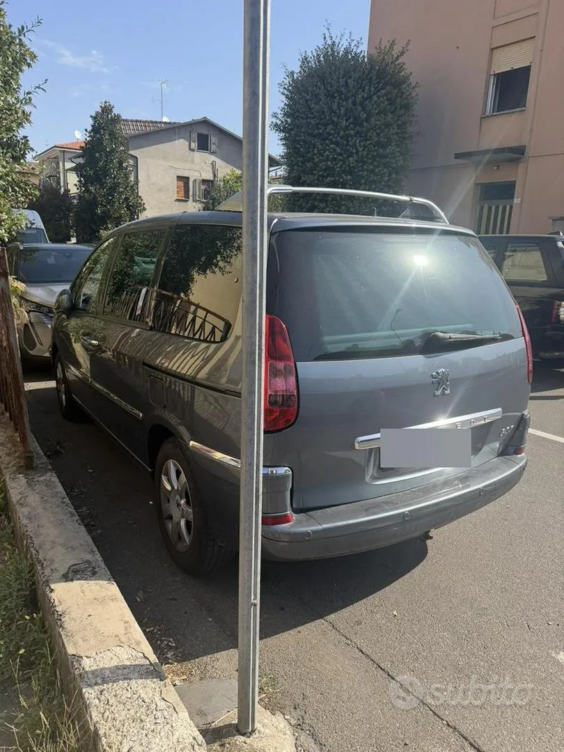 Peugeot 807 2012 photo 2