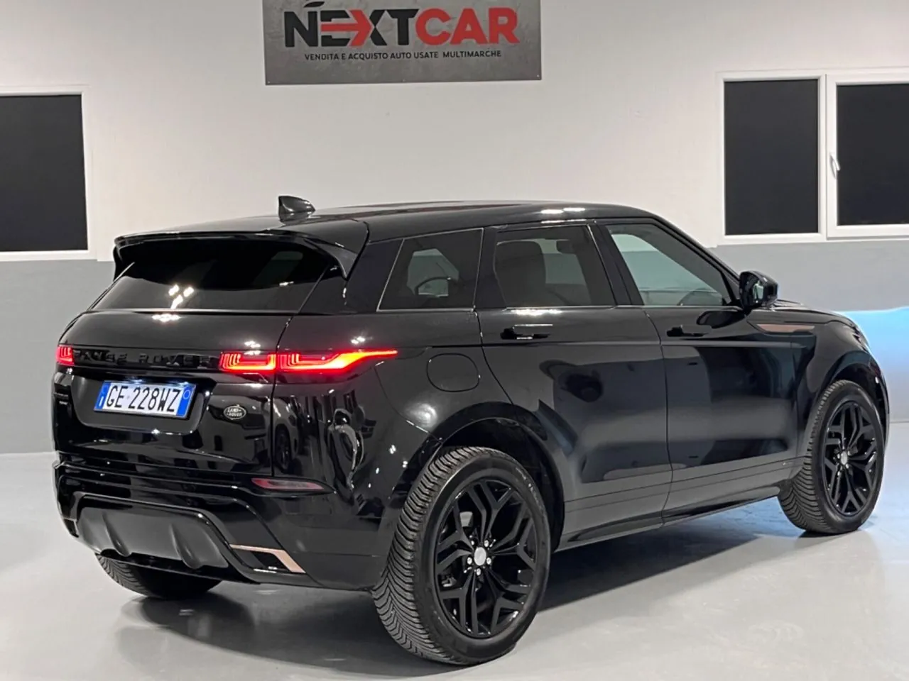 Land Rover Range Rover Evoque 2021 photo 4