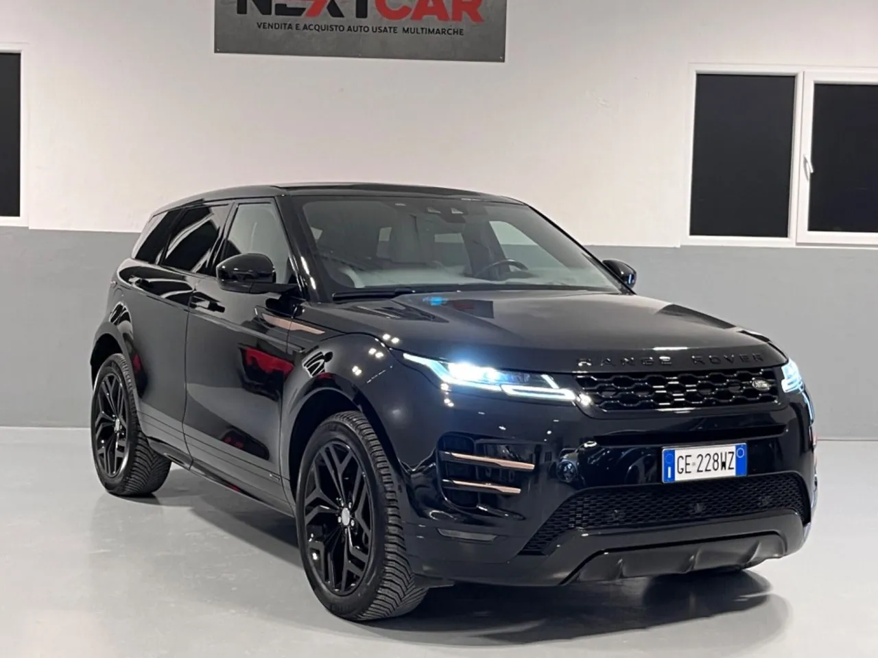Land Rover Range Rover Evoque 2021 photo 3