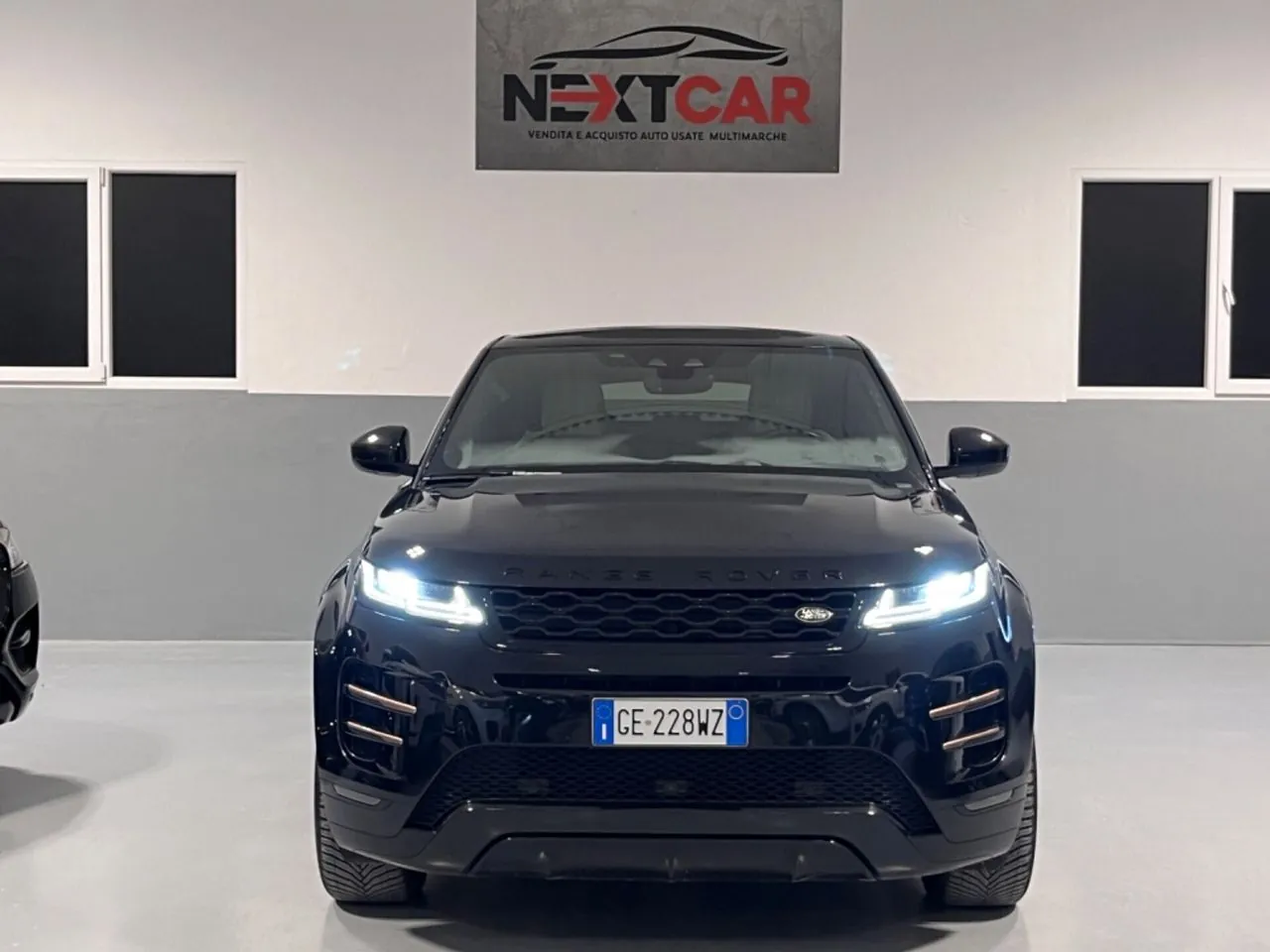 Land Rover Range Rover Evoque 2021 photo 2