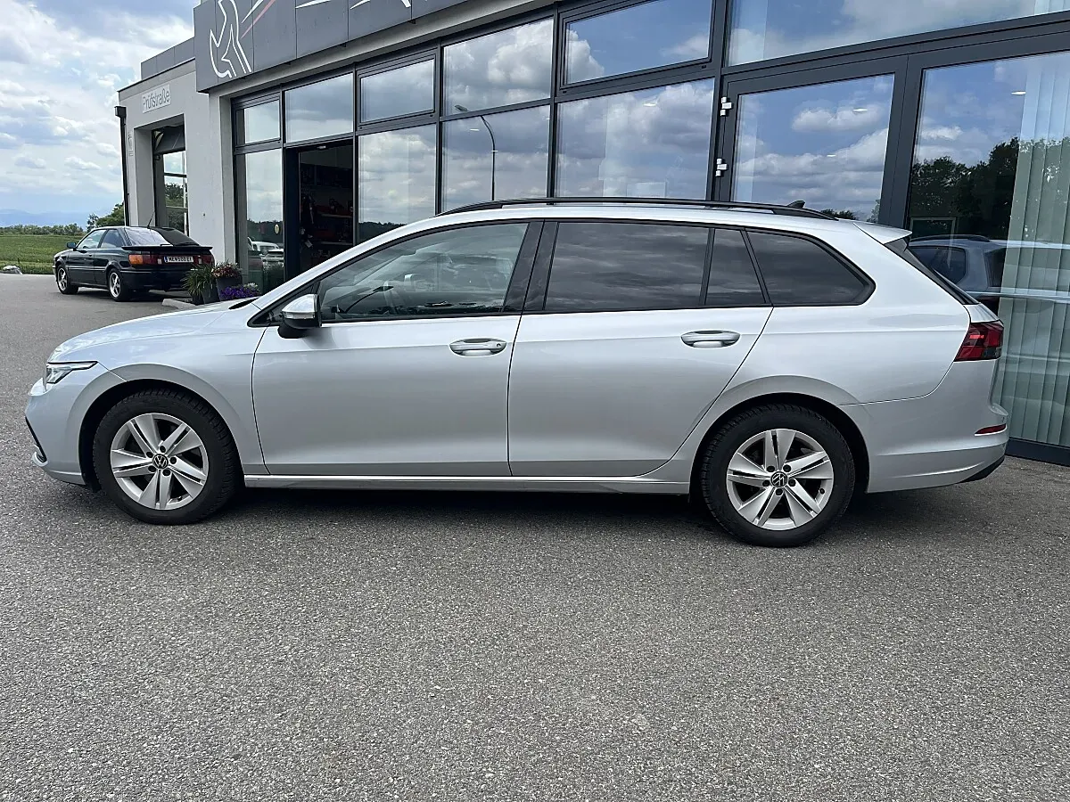 Volkswagen Golf 2023 photo 2