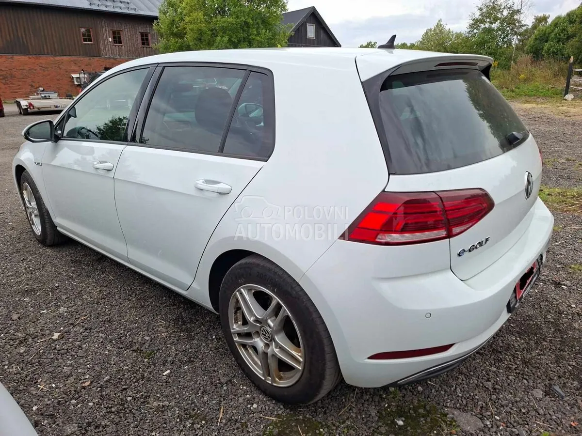 Volkswagen Golf 2018 photo 3