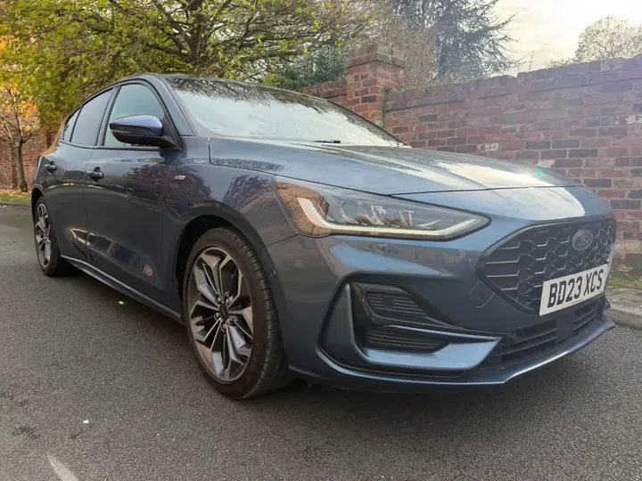 Ford Focus 2023 photo 2