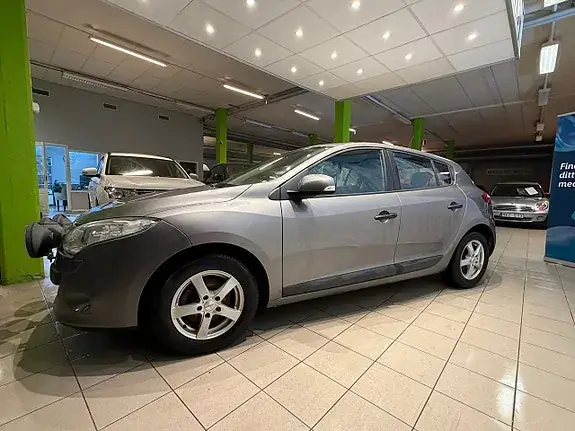 Renault Megane 2010 photo 2