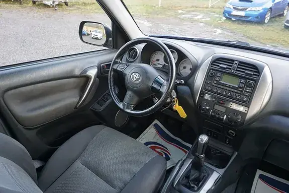 Toyota Rav4 2004 photo 5