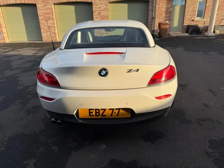 BMW Z4 2011 photo 4