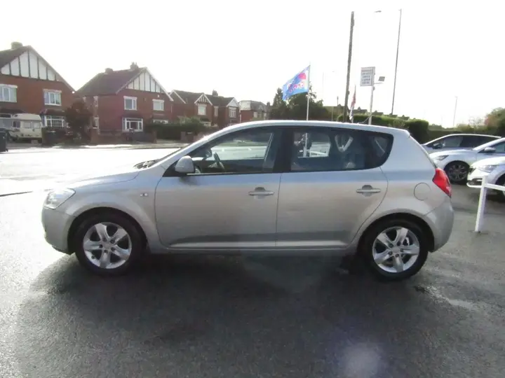Kia Ceed 2008 photo 5
