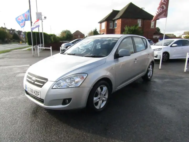 Kia Ceed 2008 photo 3