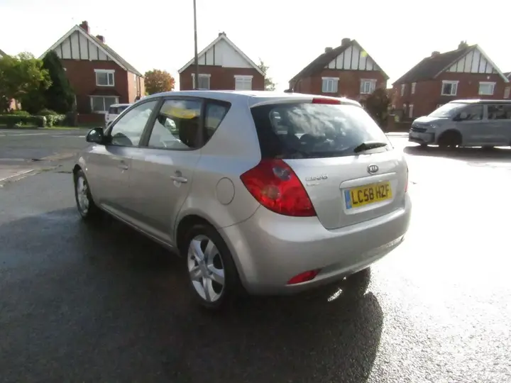 Kia Ceed 2008 photo 4