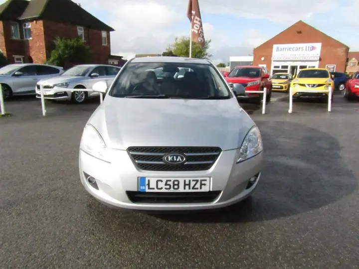 Kia Ceed 2008 photo 2