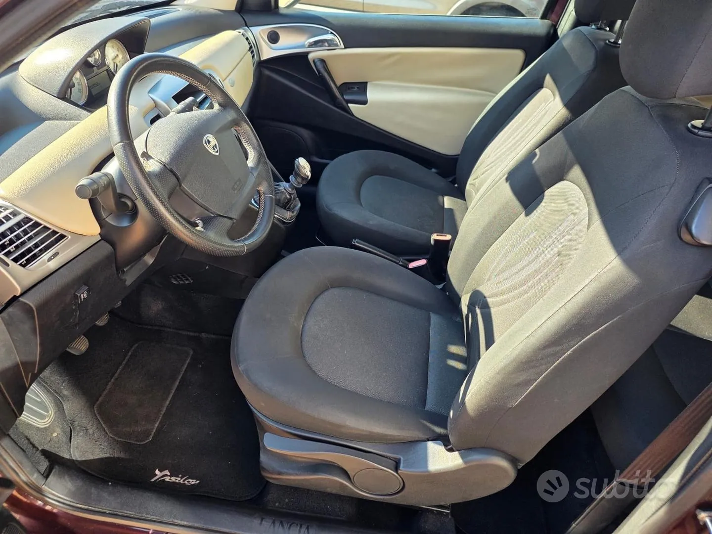 Lancia Ypsilon 2010 photo 2