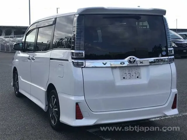 Toyota Voxy Zs Kirameki 2018 photo 3