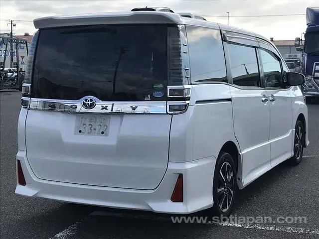 Toyota Voxy Zs Kirameki 2018 photo 4