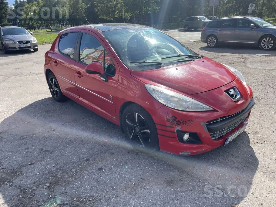 Peugeot 207 2010 photo 2