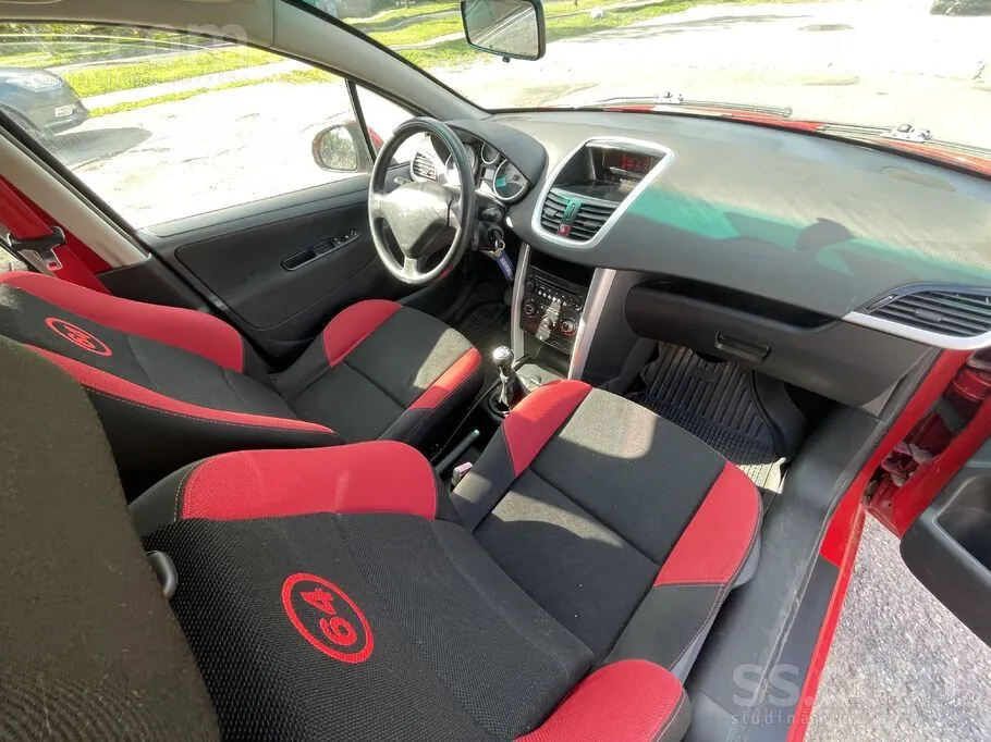 Peugeot 207 2010 photo 5