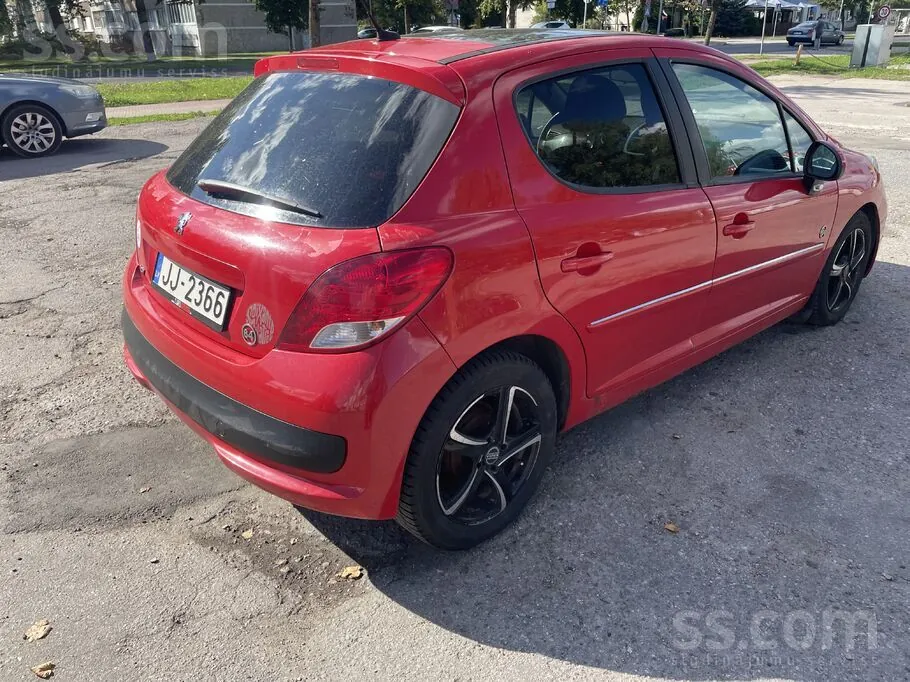 Peugeot 207 2010 photo 4