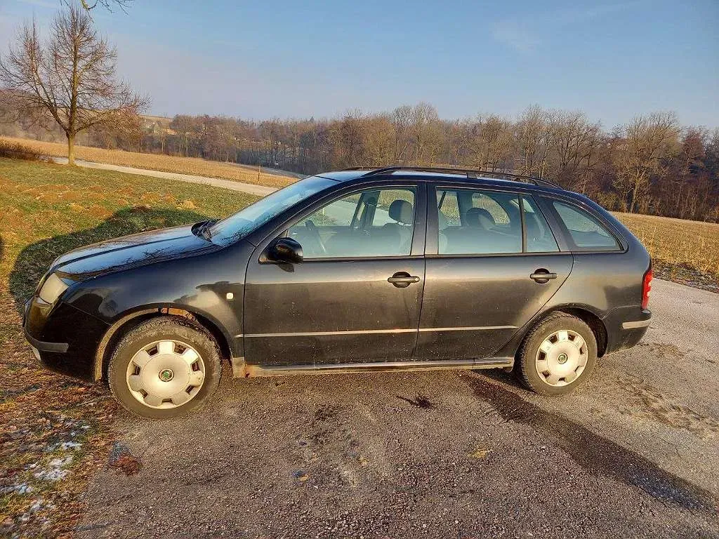 Skoda Fabia 2002 photo 3