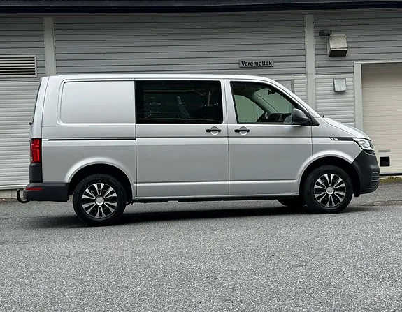 Volkswagen Transporter 2022 photo 2