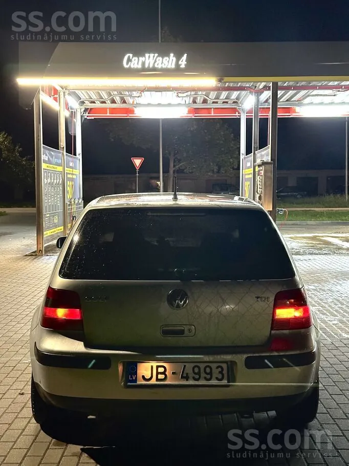 Volkswagen Golf 4 2000 photo 3