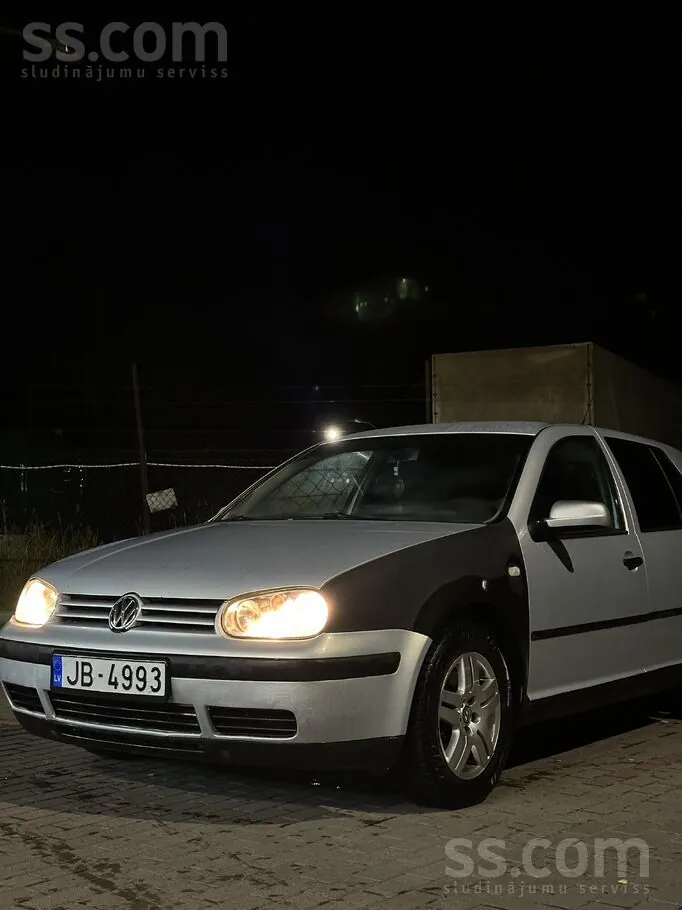 Volkswagen Golf 4 2000 photo 2