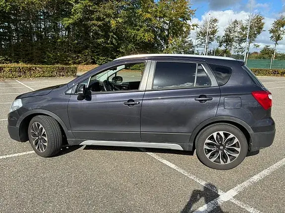 Suzuki S-Cross 2014 photo 2