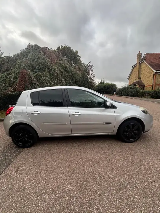 Renault Clio 2012 photo 3