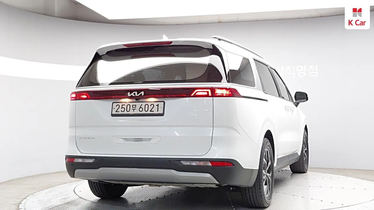 Kia Carnival 2023 photo 4