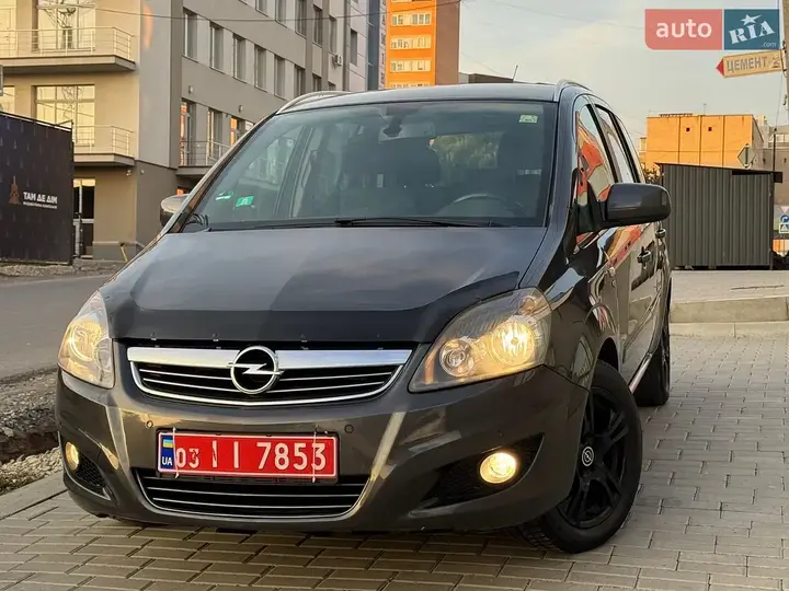 Opel Zafira 2011 photo 2