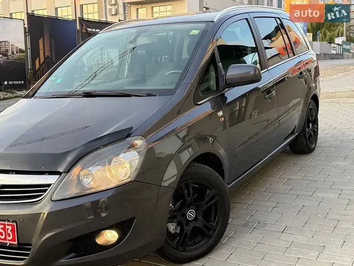 Opel Zafira 2011 photo 4