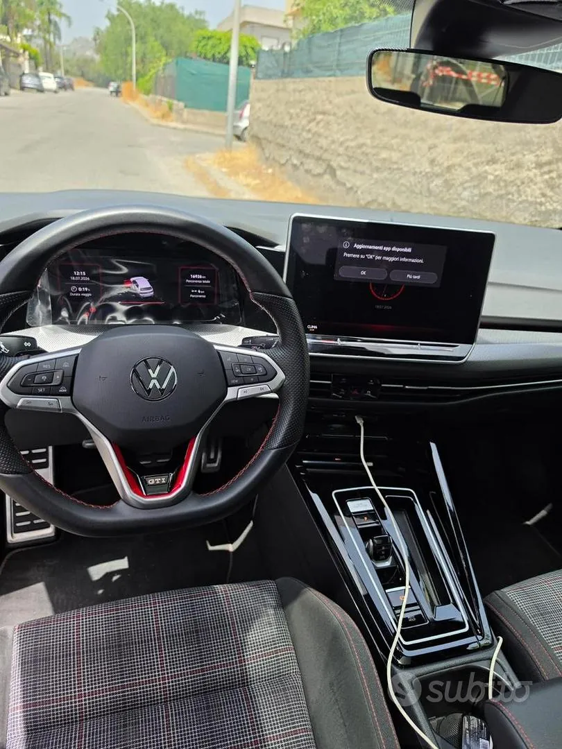 Volkswagen Golf 2025 photo 5