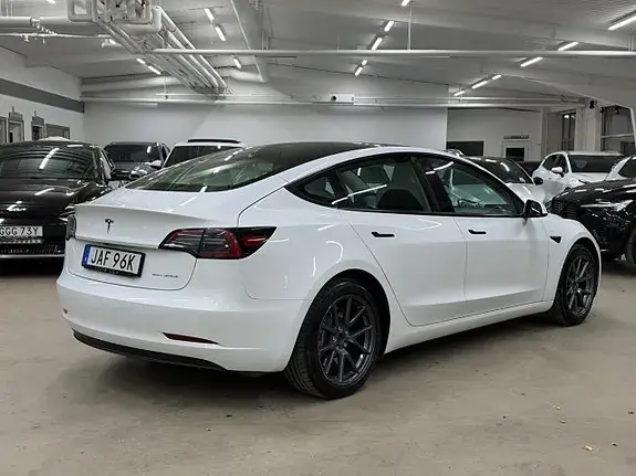 Tesla Model 3 2023 photo 3
