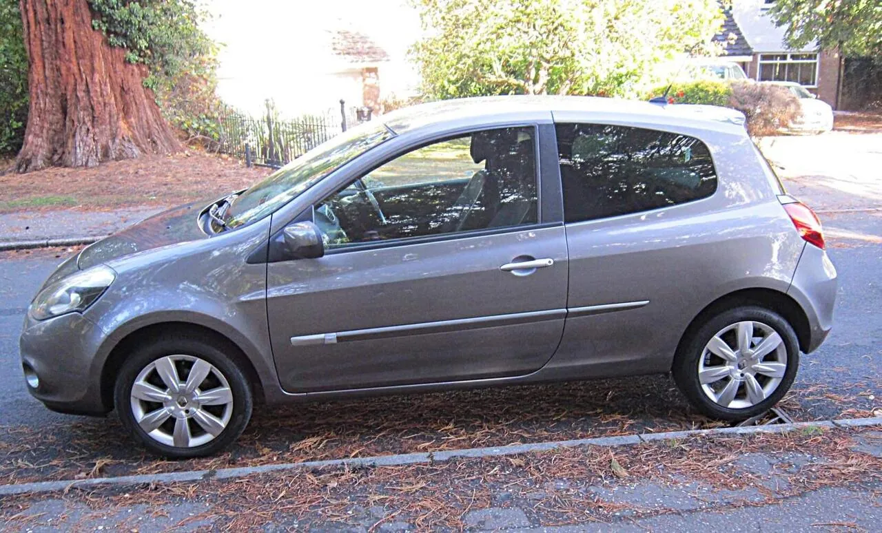 Renault Clio 2011 photo 5