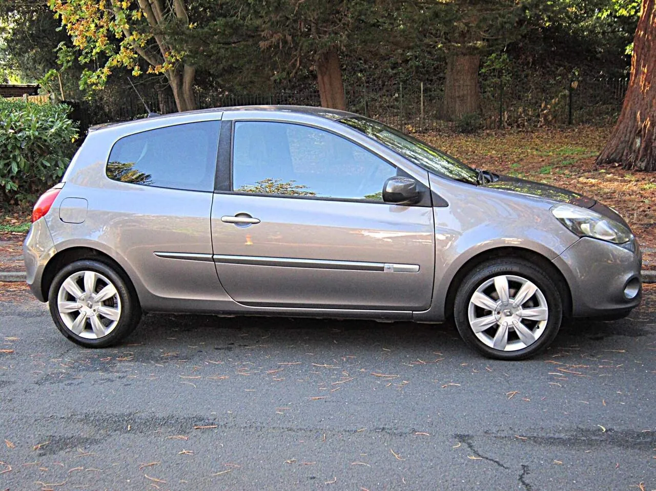 Renault Clio 2011 photo 4