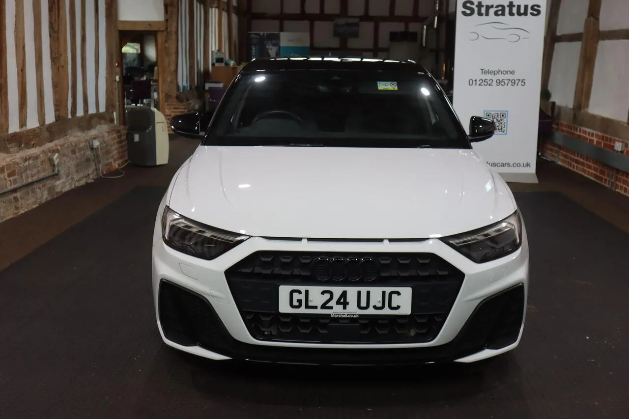 Audi A1 2024 photo 2