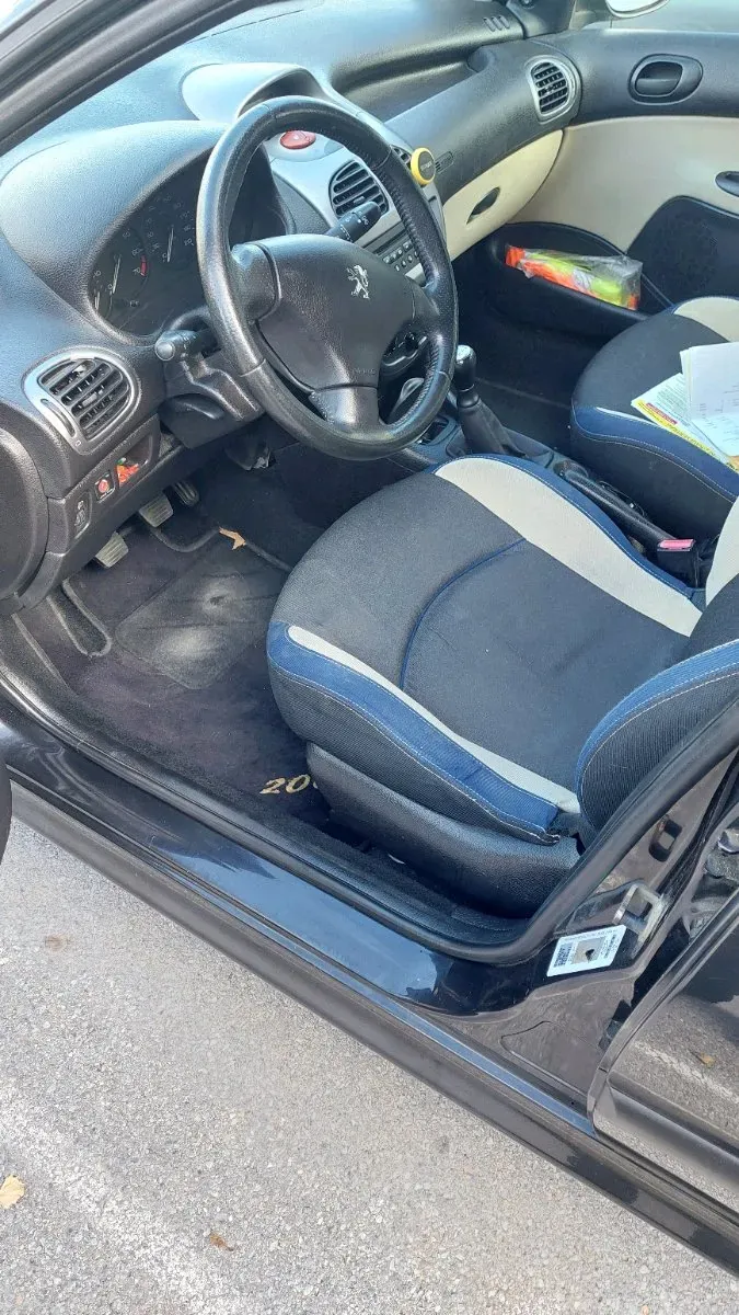 Peugeot 206